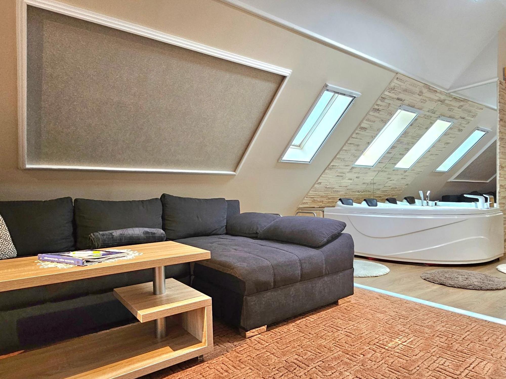 Apartman Siesta Buek - Buekfuerdo Exterior photo