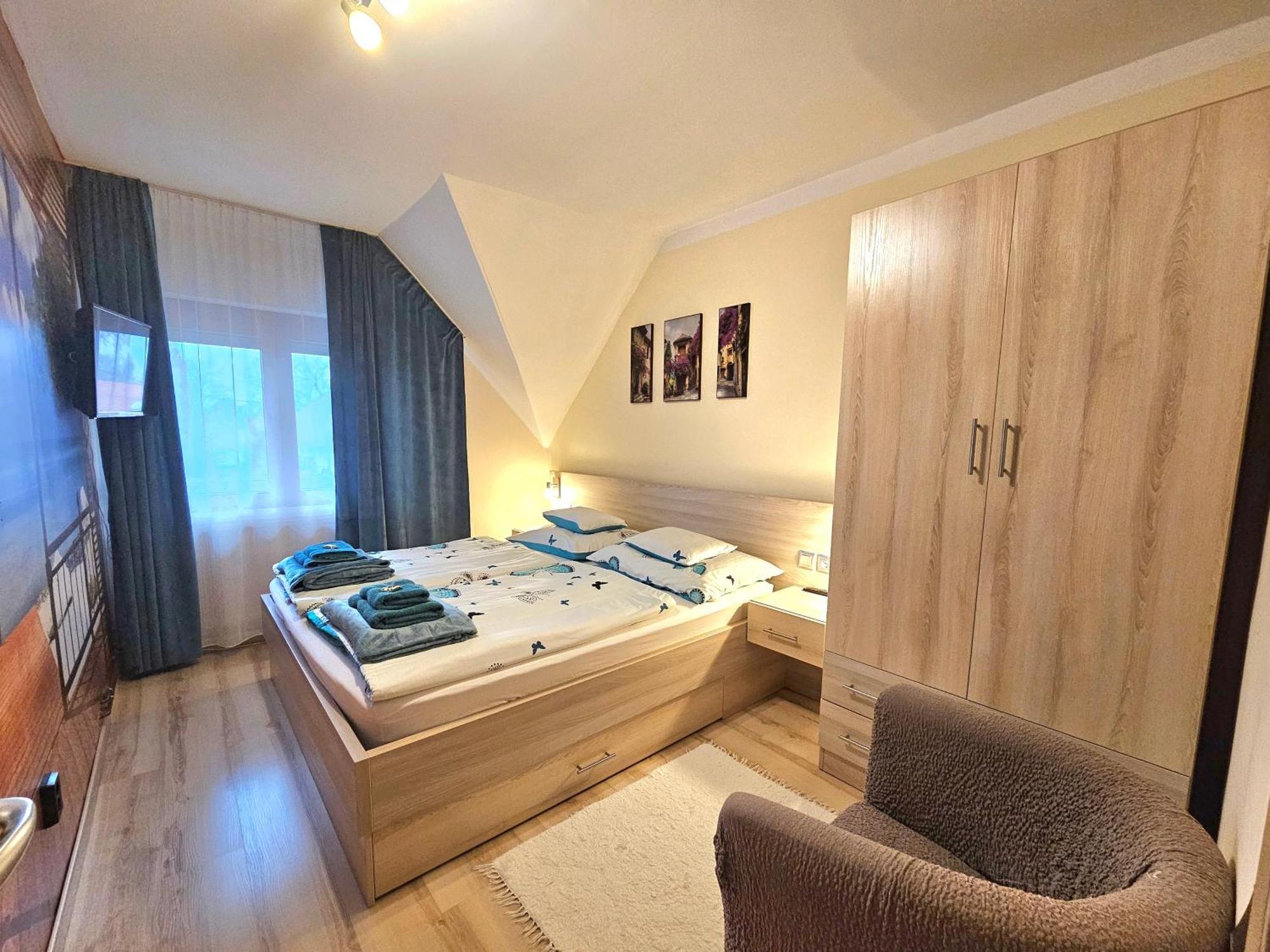 Apartman Siesta Buek - Buekfuerdo Exterior photo