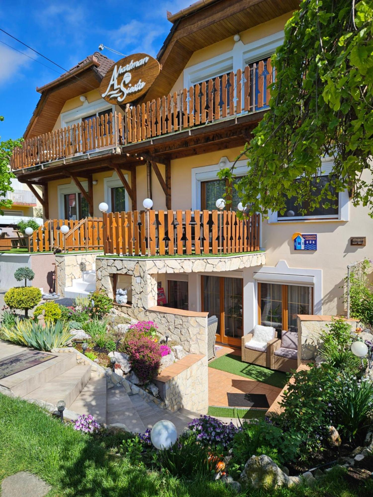 Apartman Siesta Buek - Buekfuerdo Exterior photo